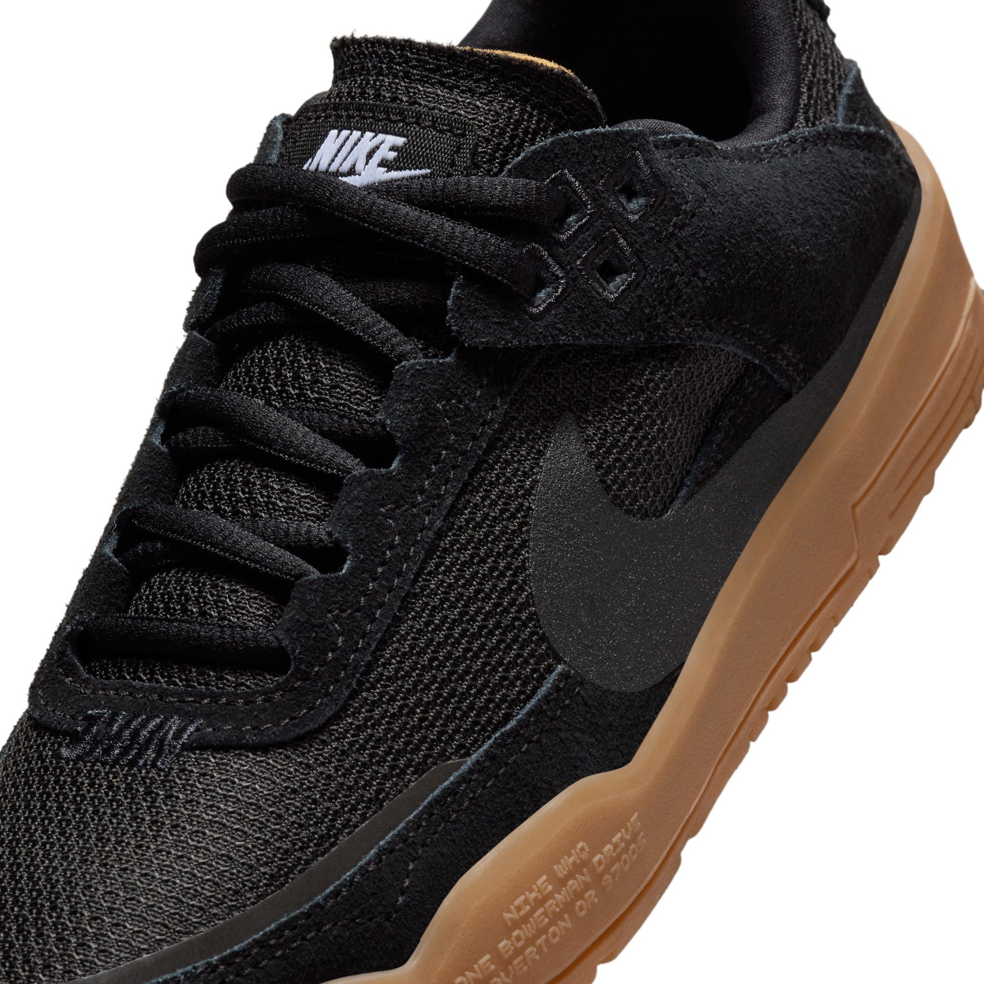 Black nike sb low top kids trainers with black nike swoosh and gum sole. Free uk shipping over £50