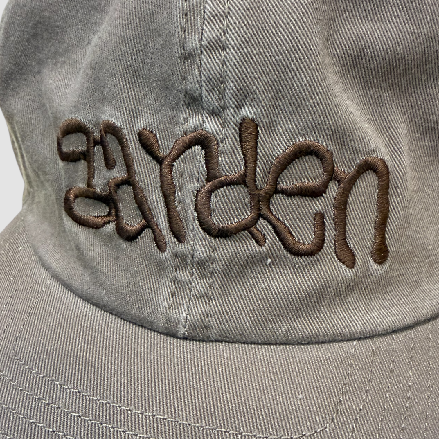 Garden Crayon Cap - Brown