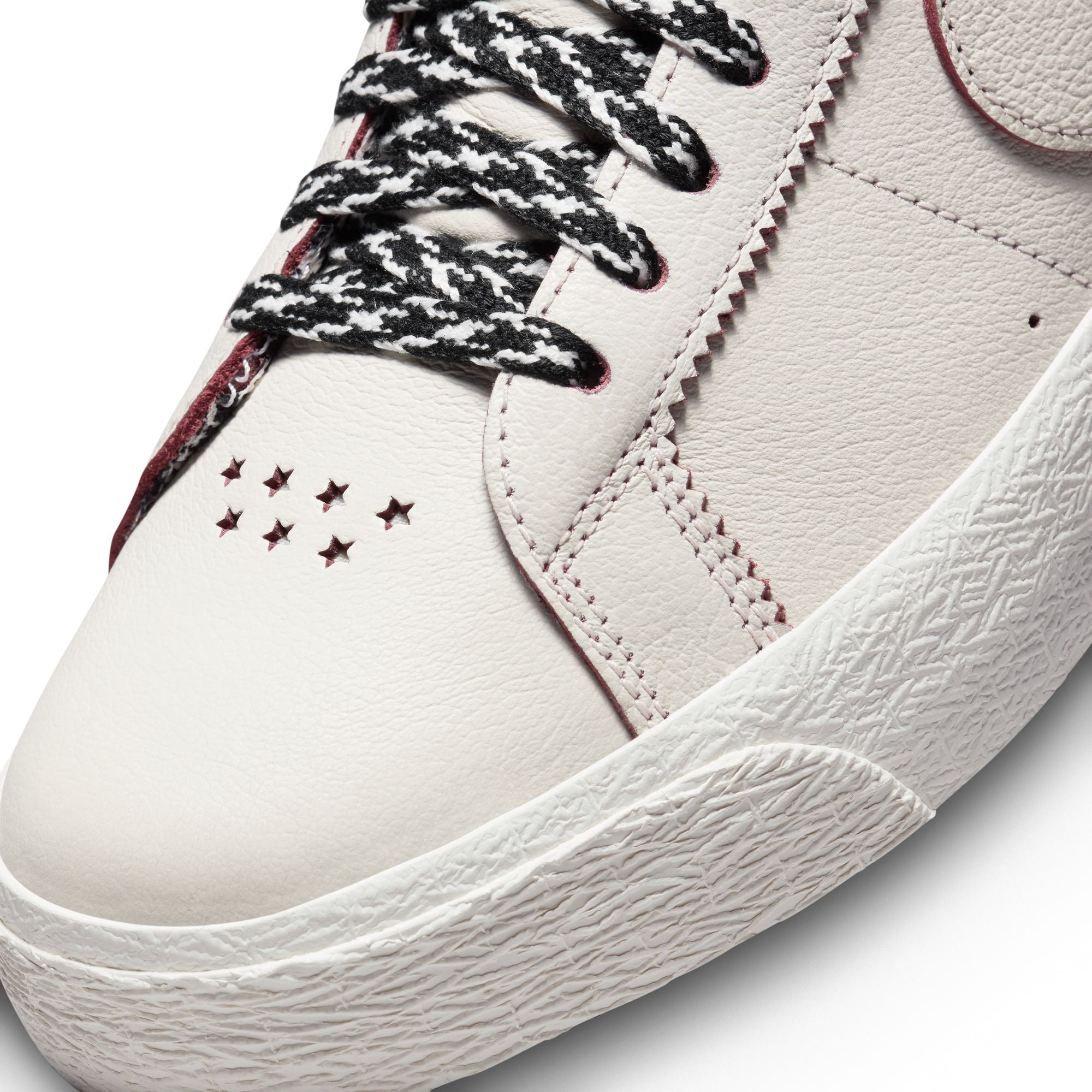 Nike SB x Welcome Madrid Zoom Blazer Mid Shoes - Sail/Dark Beetroot-White