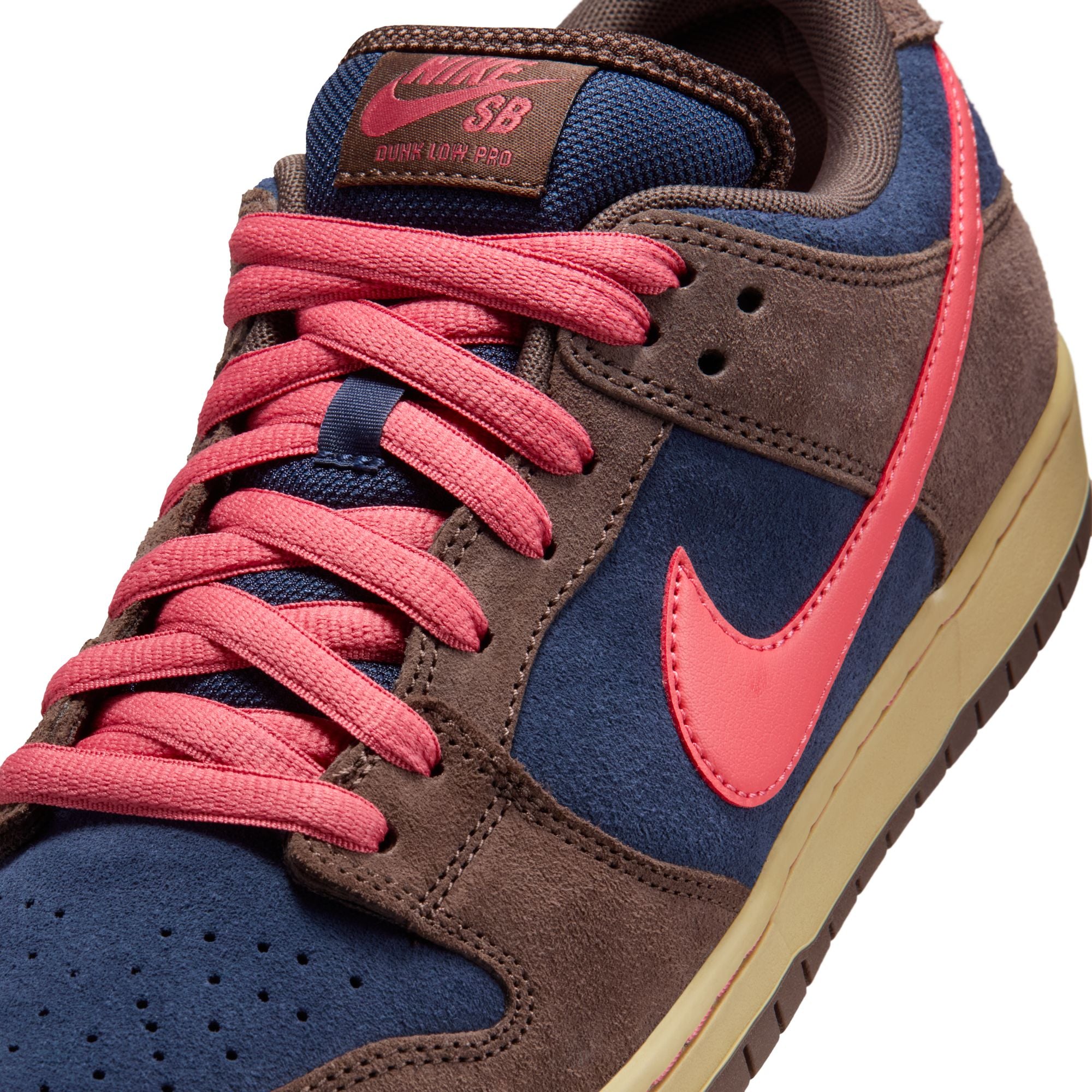 Nike SB Dunk Low Pro Shoes - Baroque Brown/Adobe