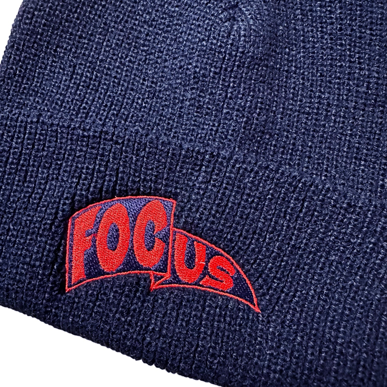 Focus Pendant Logo Beanie - Navy