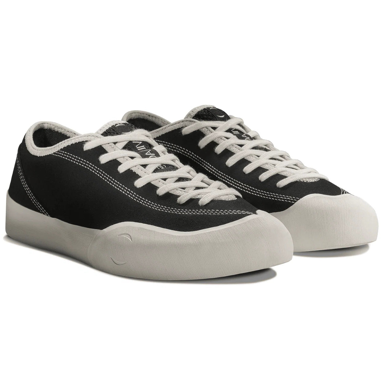 Village PM 1:30 Pm Shoes - Black/White